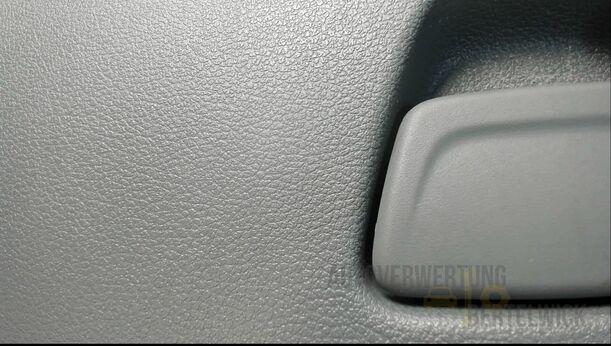 Foto: HANDSCHUHFACH eines Ford C-MAX 1.6 EcoBoost Start-Stop-System Special