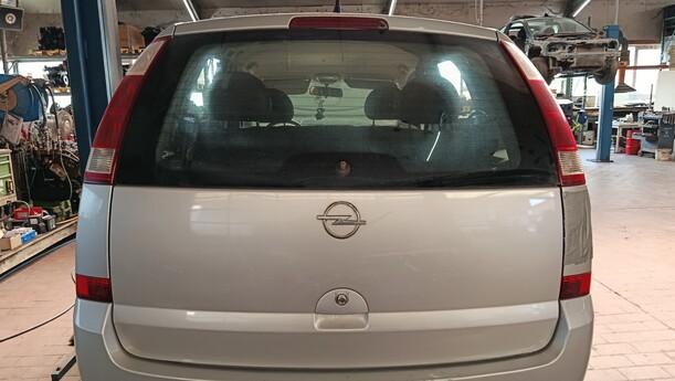 Foto: HECKKLAPPE/ HECKDECKEL eines Opel Meriva 1.6 16V Easytronic Special