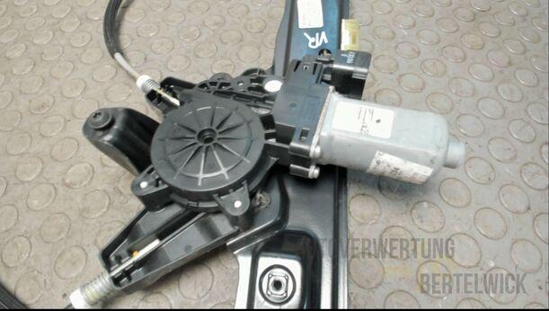 Foto: FENSTERHEBER VORNE RECHTS eines Ford C-MAX 1.6 EcoBoost Start-Stop-System Special
