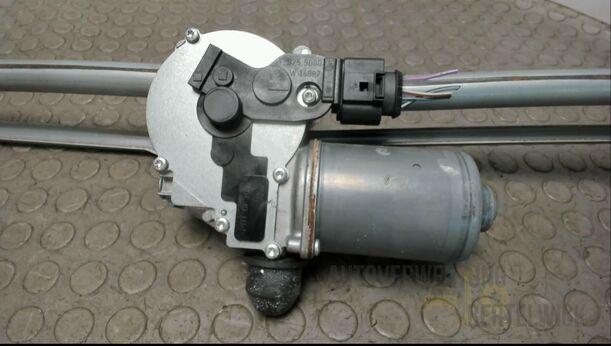 Foto: SCHEIBENWISCHERMOTOR VORNE eines Ford C-MAX 1.6 EcoBoost Start-Stop-System Special