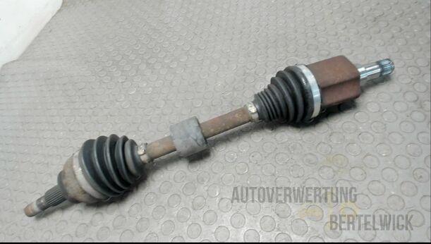 Foto: ANTRIEBSWELLE VORNE LINKS eines Ford C-MAX 1.6 EcoBoost Start-Stop-System Special