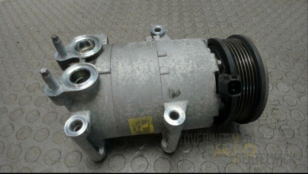 Foto: KLIMAKOMPRESSOR eines Ford C-MAX 1.6 EcoBoost Start-Stop-System Special