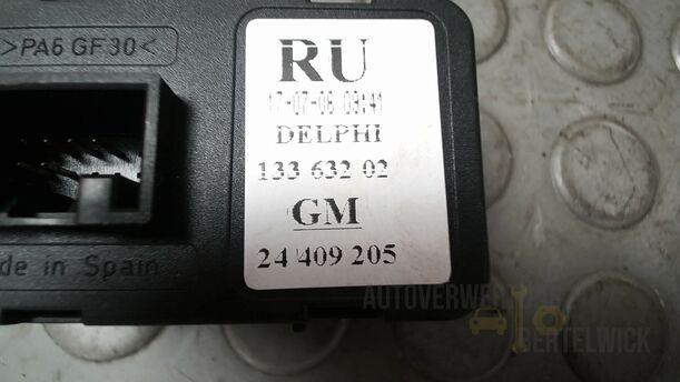Foto: FENSTERHEBERSCHALTER eines Opel Meriva 1.6 16V Easytronic Special