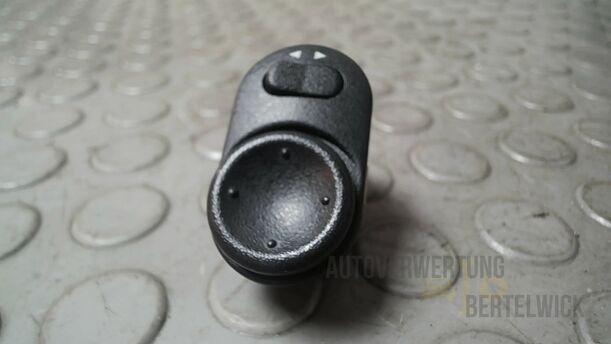 Foto: SCHALTER AUSSENSPIEGELVERSTELLUNG eines Opel Meriva 1.6 16V Easytronic Special