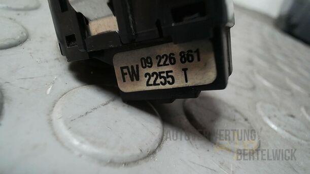 Foto: SCHALTER AUSSENSPIEGELVERSTELLUNG eines Opel Meriva 1.6 16V Easytronic Special