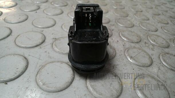 Foto: SCHALTER AUSSENSPIEGELVERSTELLUNG eines Opel Meriva 1.6 16V Easytronic Special