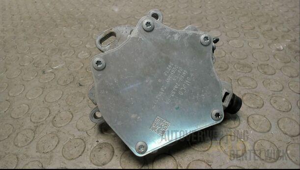 Foto: VAKUUMPUMPE / UNTERDRUCKPUMPE eines Ford C-MAX 1.6 EcoBoost Start-Stop-System Special