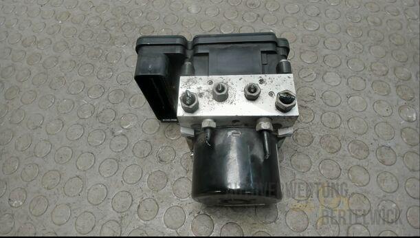 Foto: HAUPTBREMSAGGREGAT ABS eines Ford C-MAX 1.6 EcoBoost Start-Stop-System Special