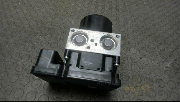 Foto: HAUPTBREMSAGGREGAT ABS eines Ford C-MAX 1.6 EcoBoost Start-Stop-System Special