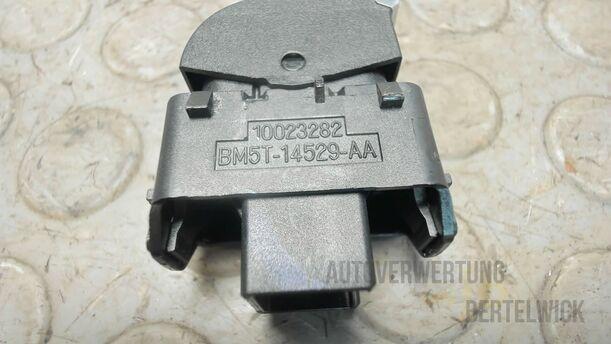 Foto: FENSTERHEBERSCHALTER eines Ford C-MAX 1.6 EcoBoost Start-Stop-System Special