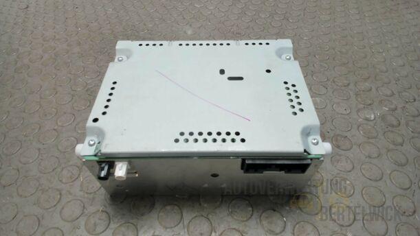 Foto: RADIO / CD SPIELER eines Ford C-MAX 1.6 EcoBoost Start-Stop-System Special