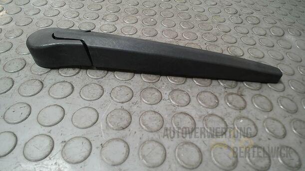 Foto: SCHEIBENWISCHERARM HINTEN ( TOURING ) eines BMW 320i Touring Special