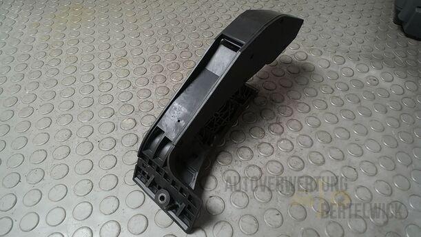 Foto: GASPEDAL ( SCHALTGETRIEBE ) eines BMW 320i Touring Special