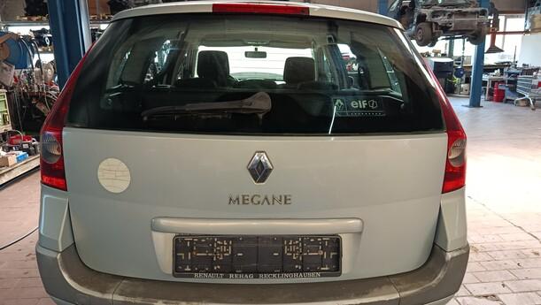 Foto: HECKKLAPPE / HECKDECKEL eines Renault Megane 1.4 Grandtour Special