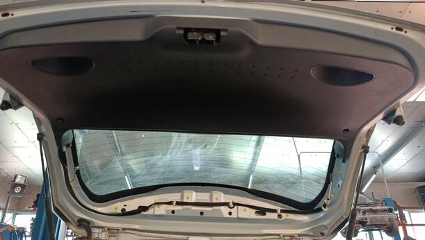 Foto: HECKKLAPPE / HECKDECKEL eines Renault Megane 1.4 Grandtour Special
