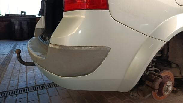 Foto: STOSSFÄNGER / STOßSTANGE HINTEN eines Renault Megane 1.4 Grandtour Special