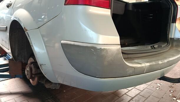 Foto: STOSSFÄNGER / STOßSTANGE HINTEN eines Renault Megane 1.4 Grandtour Special