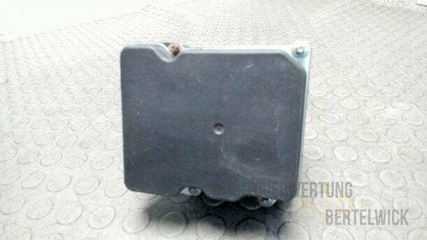Foto: HAUPTBREMSAGGREGAT ABS eines Renault Megane 1.4 Grandtour Special