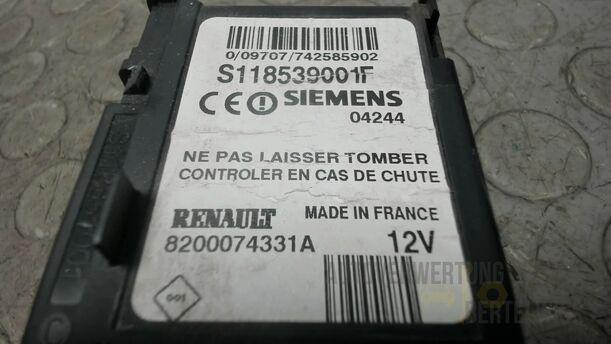 Foto: KARTENLESER eines Renault Megane 1.4 Grandtour Special