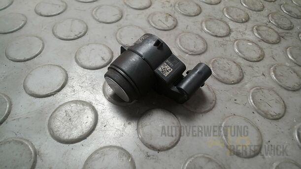 Foto: ULTRASCHALLSENSOR/ PDC SENSOR eines BMW 320i Touring Special