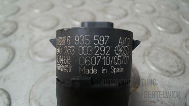 Foto: ULTRASCHALLSENSOR/ PDC SENSOR eines BMW 320i Touring Special