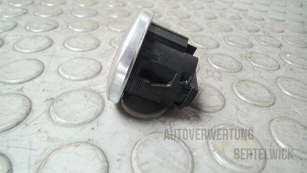 Foto: START/ STOP SCHALTER eines BMW 320i Touring Special