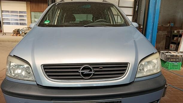 Foto: MOTORHAUBE ( OHNE GRILL ) eines Opel Zafira 1.8 16V Special