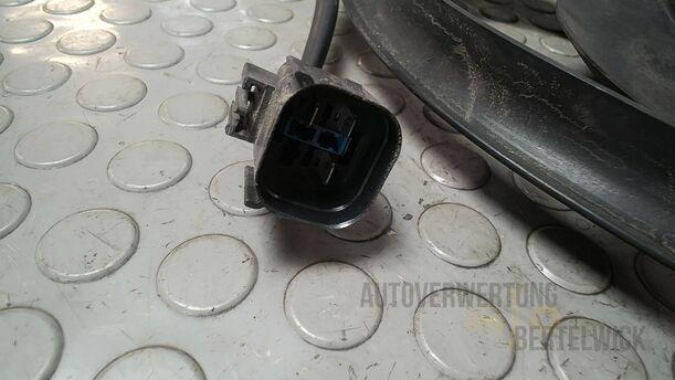 Foto: ELEKTROLÜFTER eines BMW 320i Touring Special