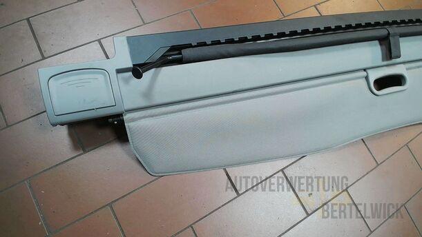 Foto: LADERAUMABDECKUNG eines BMW 320i Touring Special