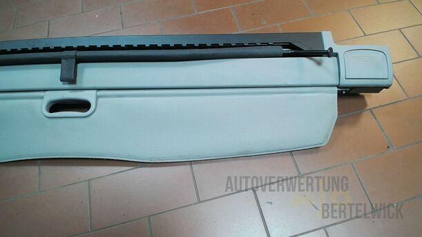 Foto: LADERAUMABDECKUNG eines BMW 320i Touring Special