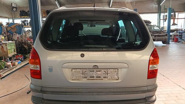 Foto: HECKKLAPPE / HECKDECKEL eines Opel Zafira 1.8 16V Special