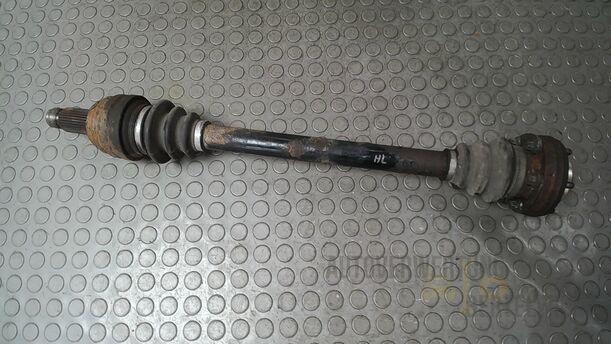 Foto: ANTRIEBSWELLE HINTEN LINKS ( SCHALTGETRIEBE ) eines BMW 320i Touring Special
