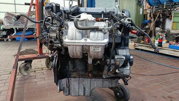 Foto: MOTOR ( X18XE1 ) eines Opel Zafira 1.8 16V Special