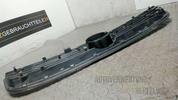 Foto: KÜHLERGRILL eines Opel Zafira 1.8 16V Special