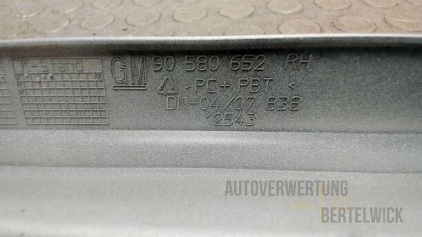 Foto: BLENDE / ABDECKUNG SCHEINWERFER RECHTS eines Opel Zafira 1.8 16V Special