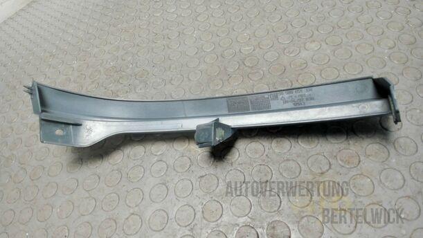 Foto: BLENDE / ABDECKUNG SCHEINWERFER LINKS eines Opel Zafira 1.8 16V Special