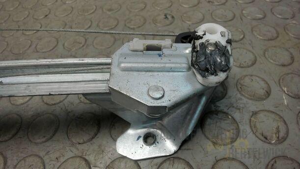 Foto: FENSTERHEBER HINTEN LINKS eines Opel Zafira 1.8 16V Special