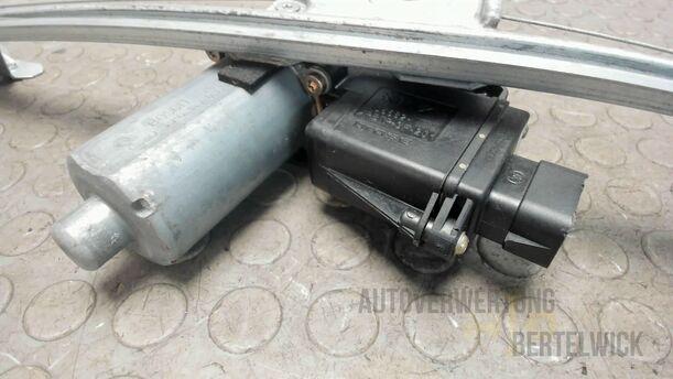 Foto: FENSTERHEBER HINTEN RECHTS eines Opel Zafira 1.8 16V Special