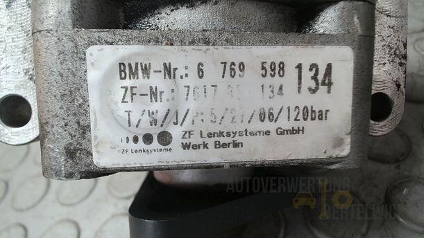 Foto: PUMPE SERVOLENKUNG/ SERVOPUMPE eines BMW 320i Touring Special