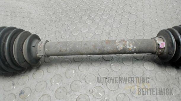 Foto: ANTRIEBSWELLE LINKS eines Renault Megane 1.4 Grandtour Special