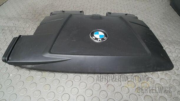 Foto: FRISCHLUFTANSAUGUNG/ ANSAUGROHR eines BMW 320i Touring Special