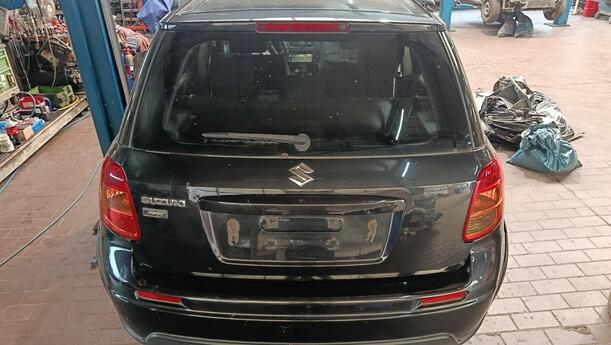 Foto: HECKKLAPPE/ HECKDECKEL eines Suzuki SX4 2.0 DDiS Special