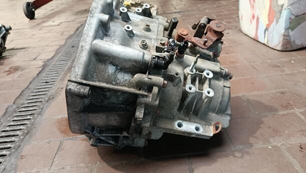 Foto: SCHALTGETRIEBE 6 GANG eines Suzuki SX4 2.0 DDiS Special