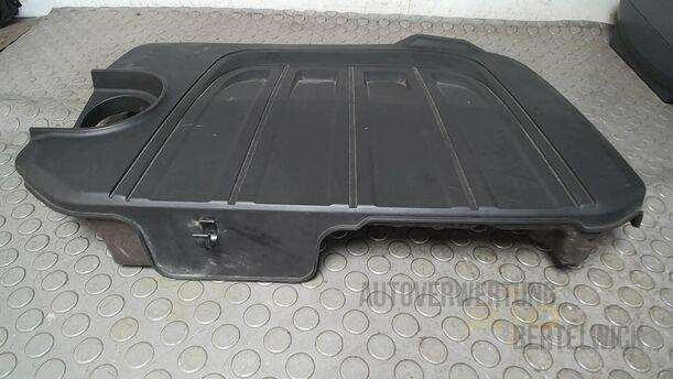 Foto: MOTORABDECKUNG eines Suzuki SX4 2.0 DDiS Special