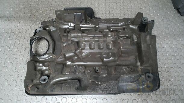 Foto: MOTORABDECKUNG eines Suzuki SX4 2.0 DDiS Special