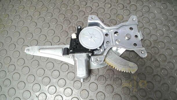 Foto: FENSTERHEBER ELEKTRISCH HINTEN LINKS eines Suzuki SX4 2.0 DDiS Special