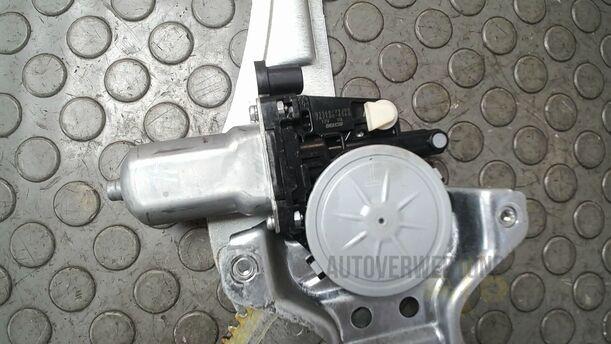Foto: FENSTERHEBER ELEKTRISCH HINTEN LINKS eines Suzuki SX4 2.0 DDiS Special
