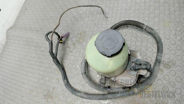 Foto: PUMPE SERVOLENKUNG TRW2 eines Opel Zafira 1.8 16V Special