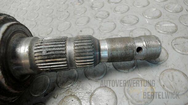 Foto: ANTRIEBSWELLE LINKS eines Opel Zafira 1.8 16V Special