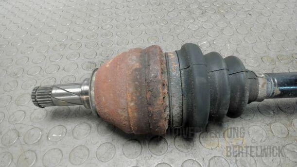 Foto: ANTRIEBSWELLE LINKS eines Opel Zafira 1.8 16V Special
